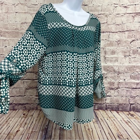 Paper Moon Stitch Fix Green Print Roll Tab Sleeve Blouse - Picture 3 of 11
